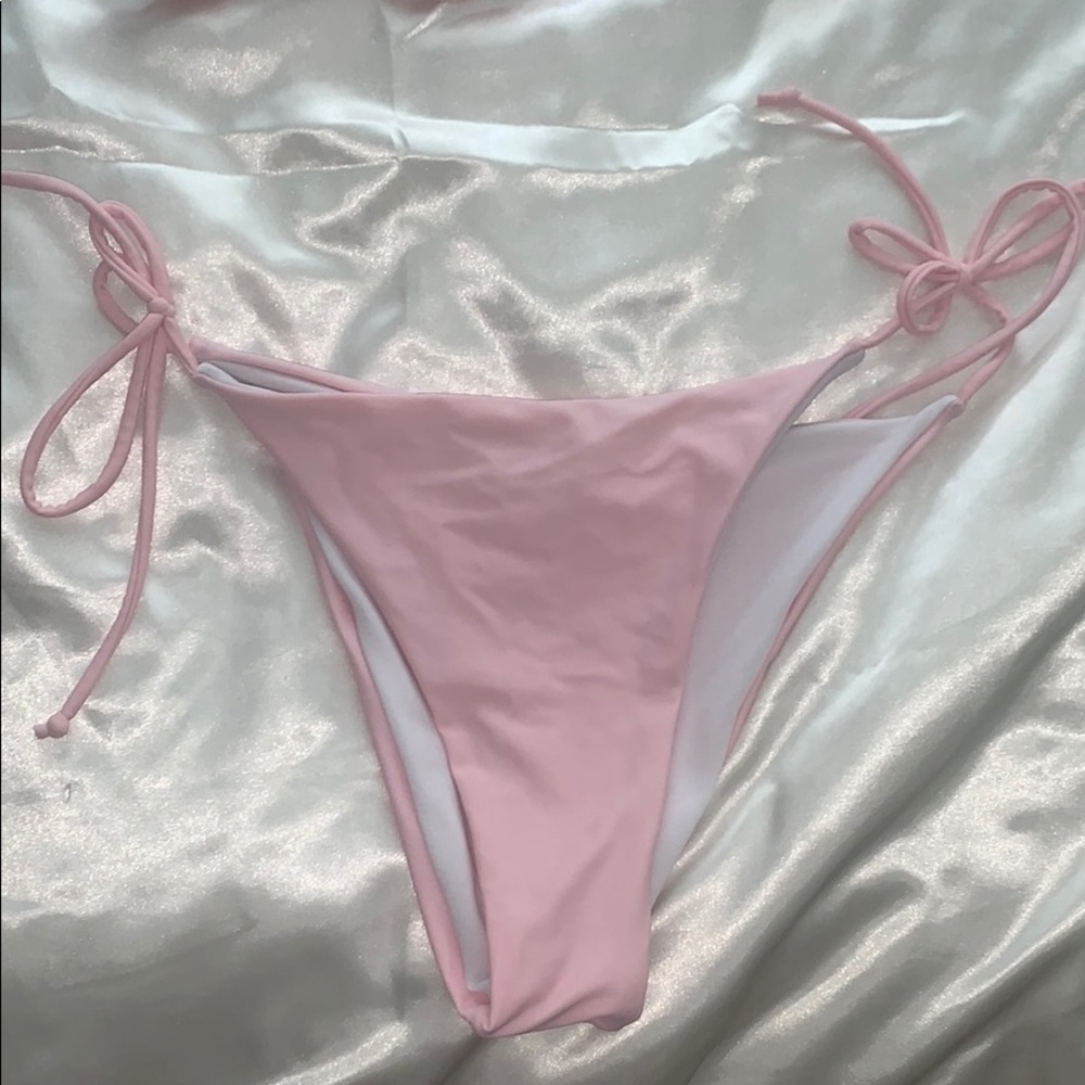 bikini - Picture 3 of 3